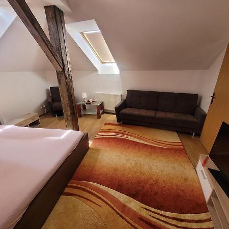 Apartments Zizkov B Прага Екстериор снимка