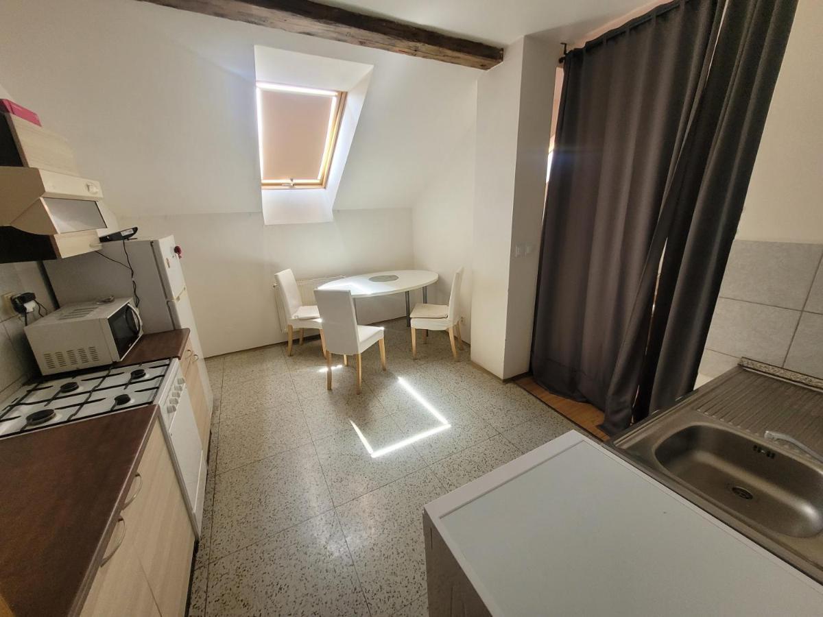 Apartments Zizkov B Прага Екстериор снимка